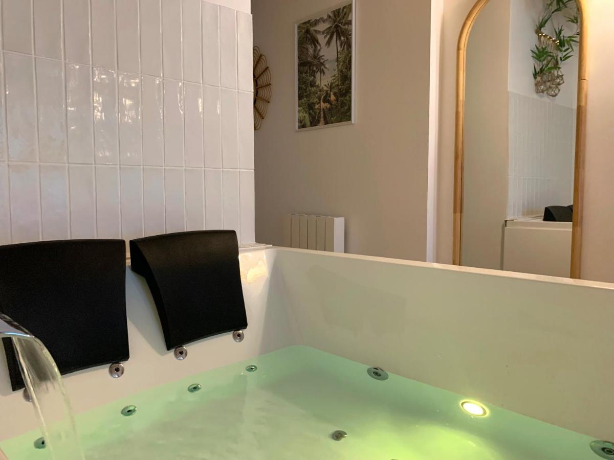 Bali Serenity Balneo Et Lit Rond Lagnieu Εξωτερικό φωτογραφία