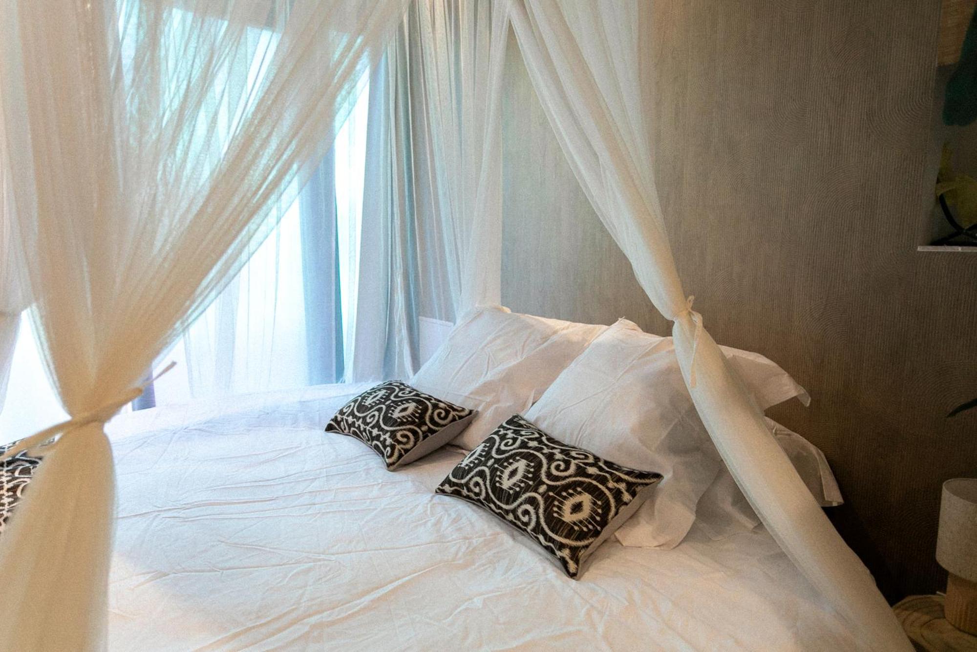 Bali Serenity Balneo Et Lit Rond Lagnieu Εξωτερικό φωτογραφία